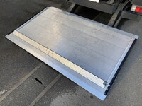 三菱ふそうキャンターアルミバン小型（2t・3t）[写真07]