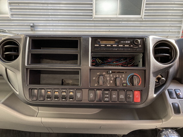 日野デュトロアルミバン小型（2t・3t）[写真18]