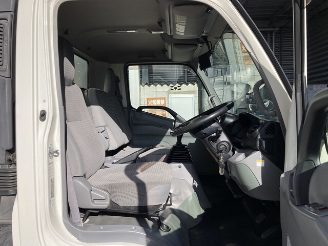 日野デュトロアルミバン小型（2t・3t）[写真35]