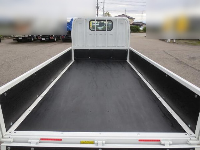 三菱ふそうキャンター平ボディ小型（2t・3t）[写真09]