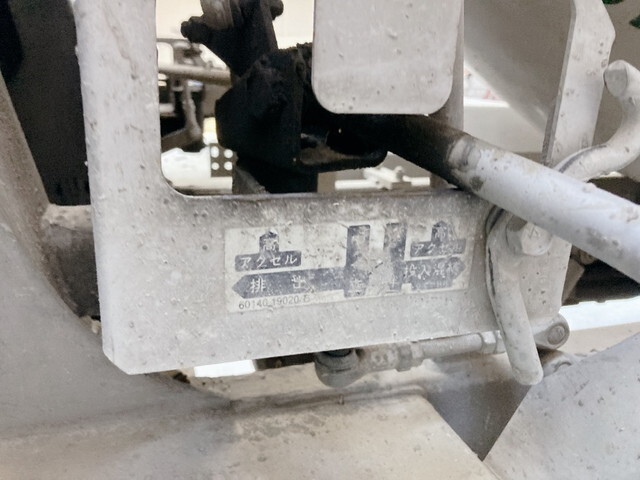 いすゞエルフミキサー車（コンクリートミキサー）小型（2t・3t）[写真11]