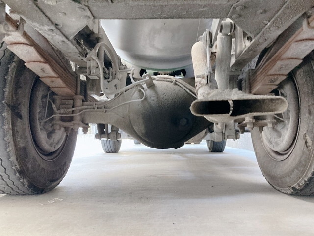 いすゞエルフミキサー車（コンクリートミキサー）小型（2t・3t）[写真21]