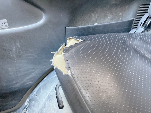 いすゞエルフミキサー車（コンクリートミキサー）小型（2t・3t）[写真29]