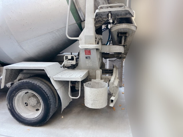 いすゞエルフミキサー車（コンクリートミキサー）小型（2t・3t）[写真03]