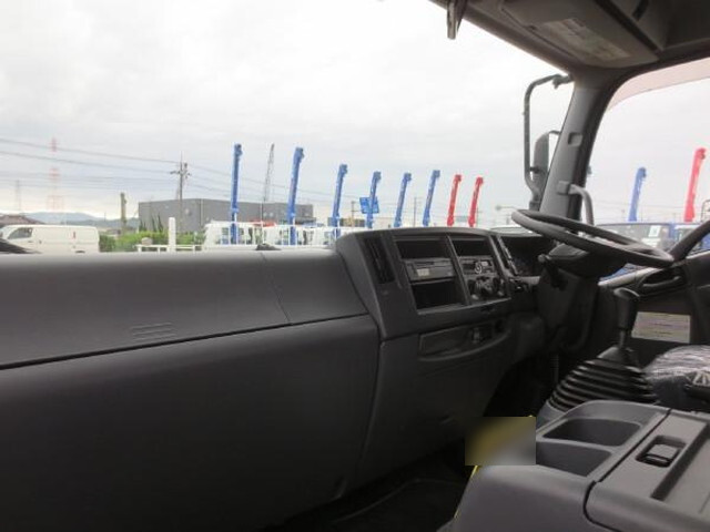 いすゞフォワードアルミウイング中型（4t）[写真14]