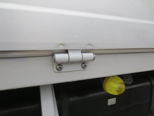 いすゞフォワードアルミウイング中型（4t）[写真19]