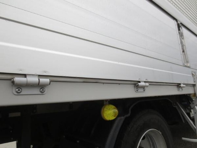 いすゞフォワードアルミウイング中型（4t）[写真22]