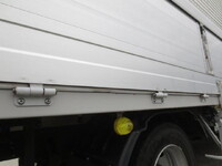 いすゞフォワードアルミウイング中型（4t）[写真23]