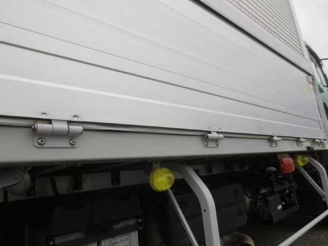 いすゞフォワードアルミウイング中型（4t）[写真23]