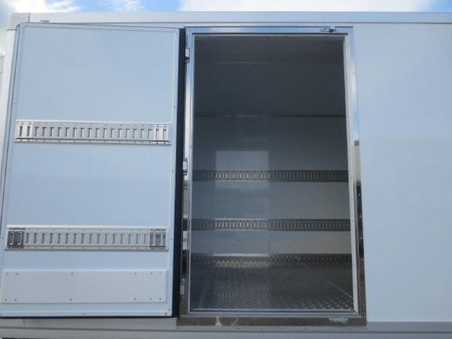 三菱ふそうファイター冷凍車（冷蔵車）中型（4t）[写真08]