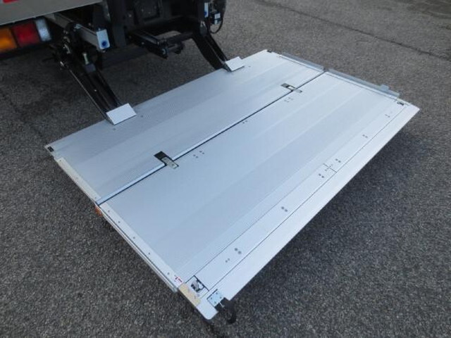 三菱ふそうファイター冷凍車（冷蔵車）中型（4t）[写真09]