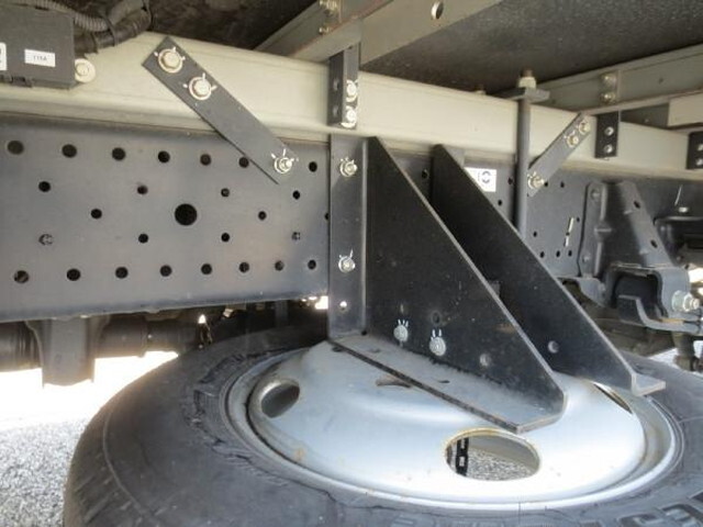 いすゞエルフ保冷バン小型（2t・3t）[写真09]