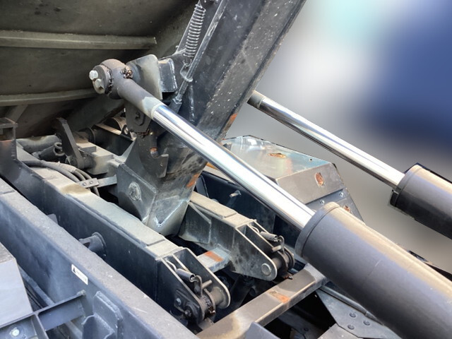 いすゞエルフコンテナ専用車小型（2t・3t）[写真12]