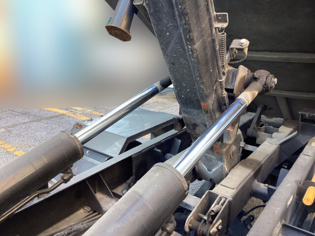 いすゞエルフコンテナ専用車小型（2t・3t）[写真13]