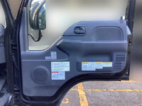 いすゞエルフコンテナ専用車小型（2t・3t）[写真23]