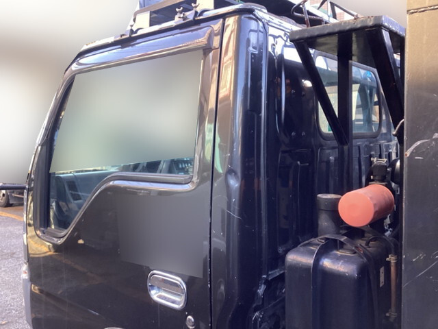 いすゞエルフコンテナ専用車小型（2t・3t）[写真06]