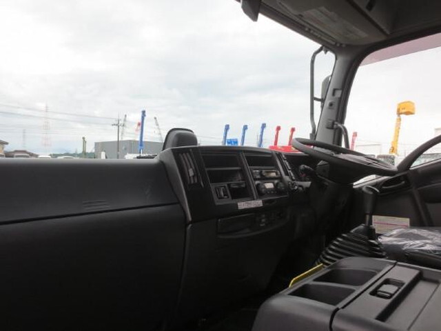 いすゞフォワードアルミウイング中型（4t）[写真10]