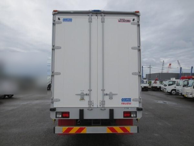 いすゞフォワードアルミウイング中型（4t）[写真04]