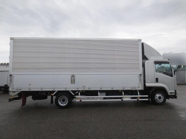 いすゞフォワードアルミウイング中型（4t）[写真05]