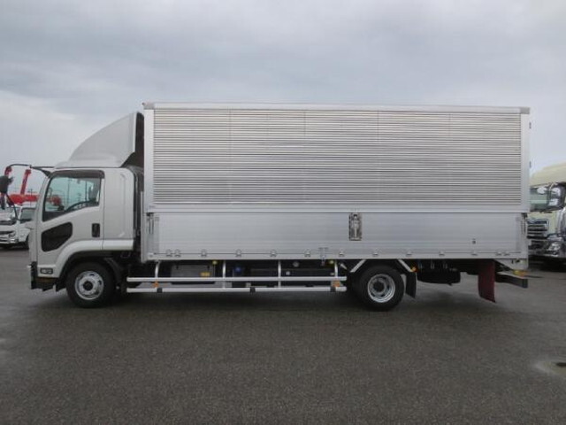 いすゞフォワードアルミウイング中型（4t）[写真06]