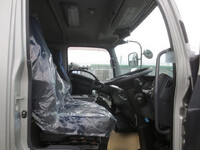 いすゞフォワードアルミウイング中型（4t）[写真10]