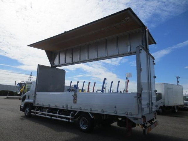 いすゞフォワードアルミウイング中型（4t）[写真02]