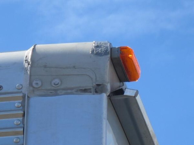 いすゞフォワードアルミウイング中型（4t）[写真20]