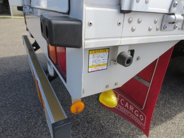 いすゞフォワードアルミウイング中型（4t）[写真21]