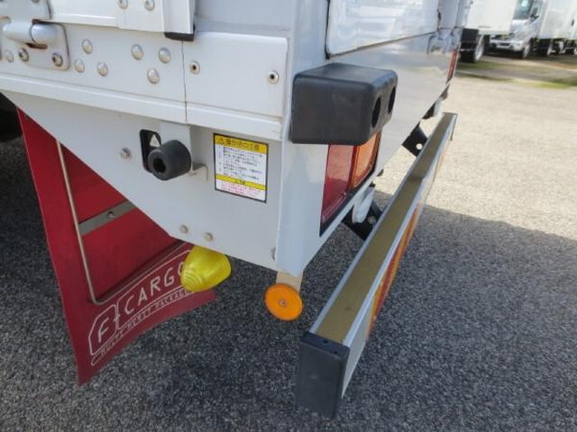 いすゞフォワードアルミウイング中型（4t）[写真25]