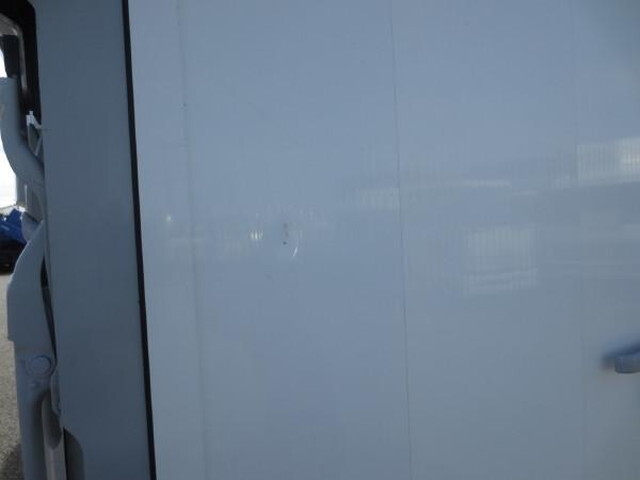 いすゞフォワードアルミウイング中型（4t）[写真26]