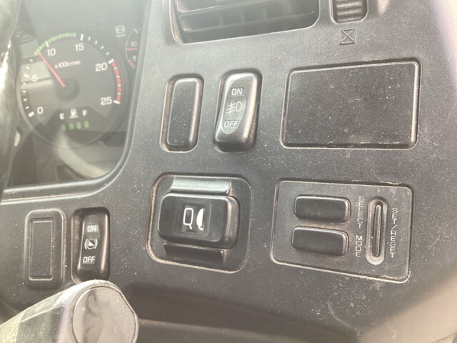 三菱ふそうスーパーグレートダンプ大型（10t）[写真37]