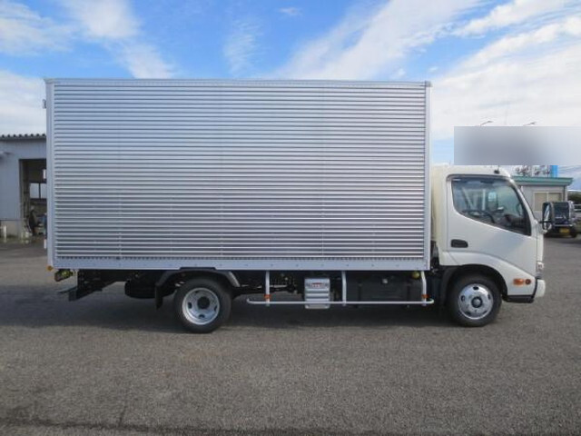 日野デュトロアルミバン小型（2t・3t）[写真05]