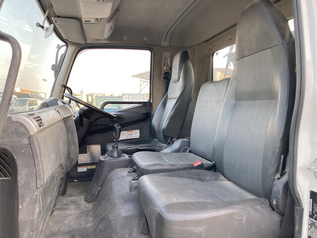 三菱ふそうファイターコンテナ専用車中型（4t）[写真23]