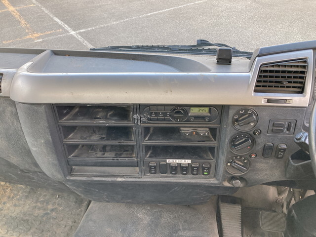 三菱ふそうファイターコンテナ専用車中型（4t）[写真37]