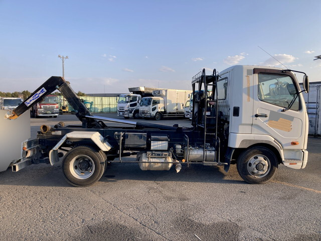 三菱ふそうファイターコンテナ専用車中型（4t）[写真06]