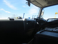 三菱ふそうファイターアルミウイング中型（4t）[写真11]