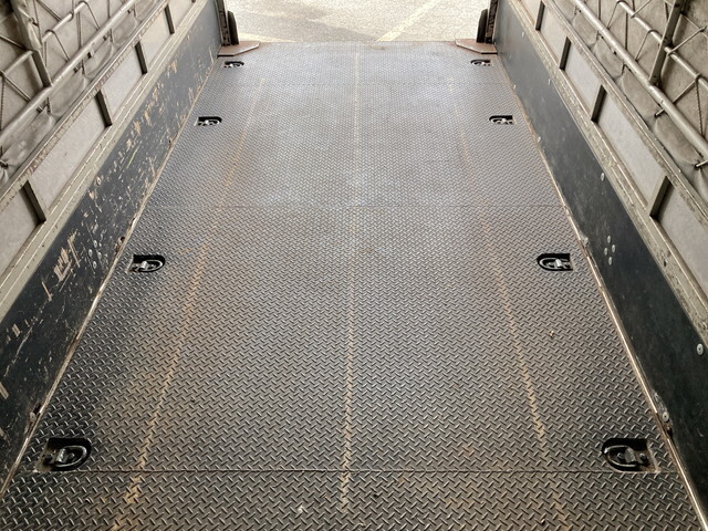 三菱ふそうキャンター幌ウイング小型（2t・3t）[写真16]