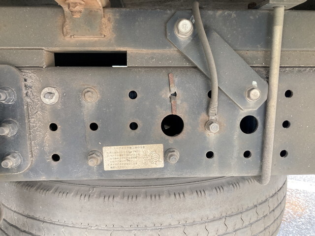 三菱ふそうキャンター幌ウイング小型（2t・3t）[写真21]