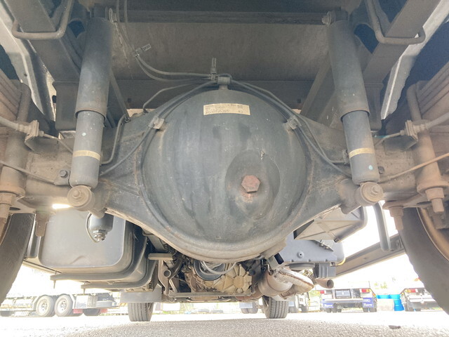 三菱ふそうキャンター幌ウイング小型（2t・3t）[写真25]