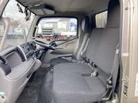 三菱ふそうキャンター幌ウイング小型（2t・3t）[写真30]