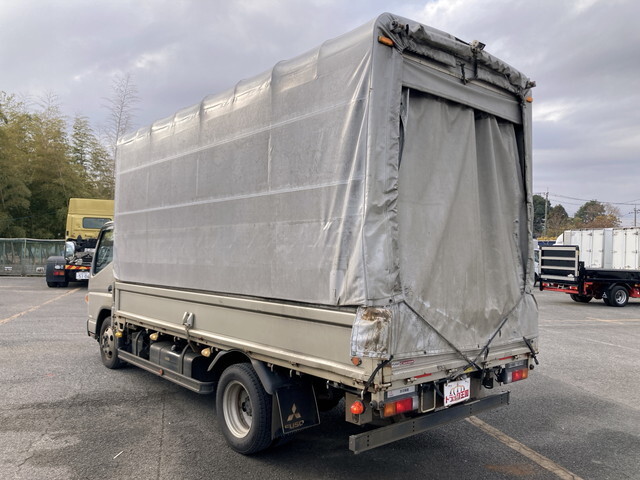 三菱ふそうキャンター幌ウイング小型（2t・3t）[写真04]