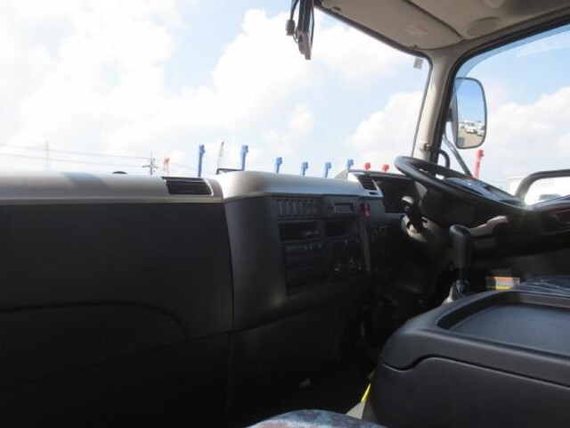 三菱ふそうファイターアルミブロック中型（4t）[写真11]