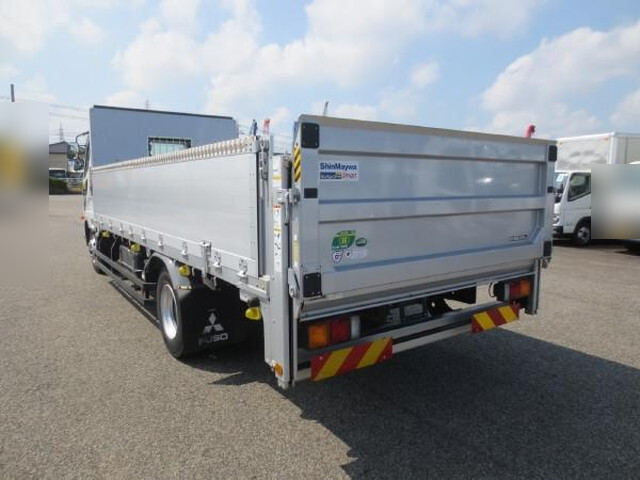 三菱ふそうファイターアルミブロック中型（4t）[写真02]
