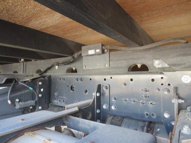 三菱ふそうファイターアルミブロック中型（4t）[写真09]