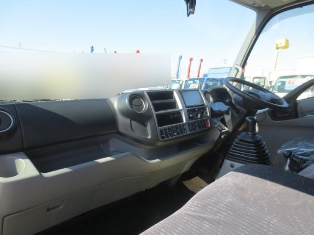 トヨタトヨエースアルミバン小型（2t・3t）[写真14]