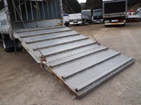 いすゞエルフ家畜運搬車小型（2t・3t）[写真12]