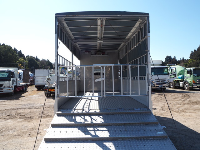 いすゞエルフ家畜運搬車小型（2t・3t）[写真18]