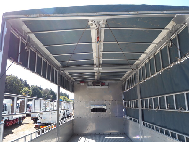 いすゞエルフ家畜運搬車小型（2t・3t）[写真21]