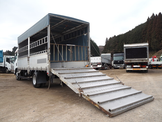 いすゞエルフ家畜運搬車小型（2t・3t）[写真04]