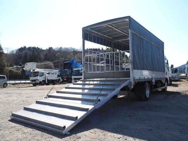 いすゞエルフ家畜運搬車小型（2t・3t）[写真04]